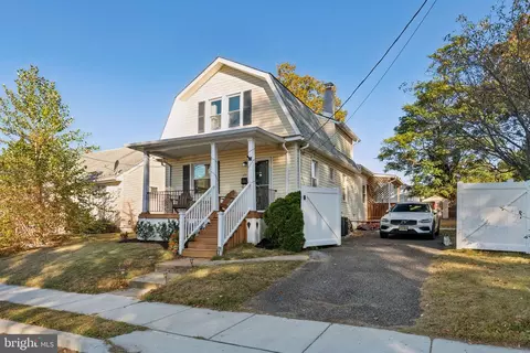 131 E 2nd Ave, Runnemede, NJ 08078