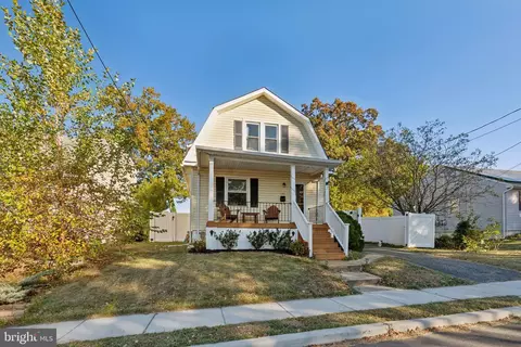 Exterior - 131 E 2nd Ave, Runnemede, NJ 08078 photo 2 of 12