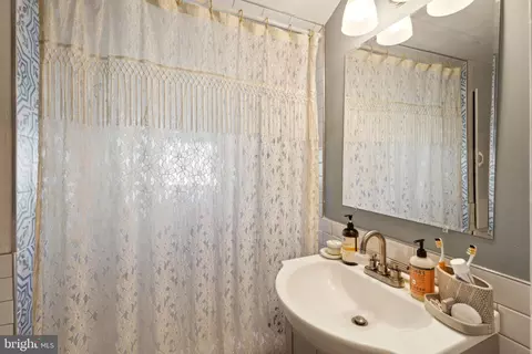 Bath - 131 E 2nd Ave, Runnemede, NJ 08078 photo 2 of 2