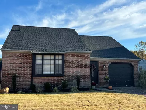 13 Belmont Ct, Sicklerville, NJ 08081