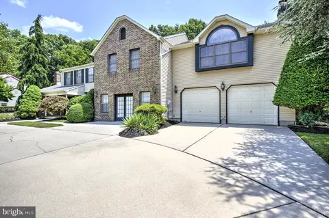 2 Yorkshire Dr, Voorhees, NJ 08043