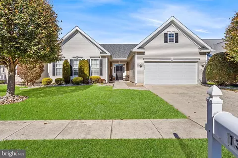 13 Kristian Dr, Sicklerville, NJ 08081