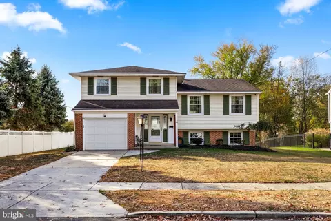 4 Sleepy Hollow Rd, Stratford, NJ 08084