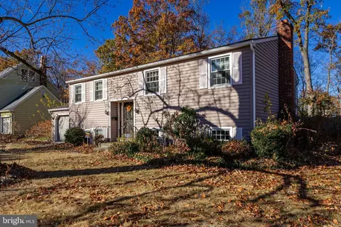 92 Lincoln Dr, Laurel Springs, NJ 08021
