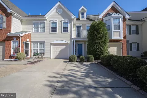 177 La Costa Dr, Blackwood, NJ 08012
