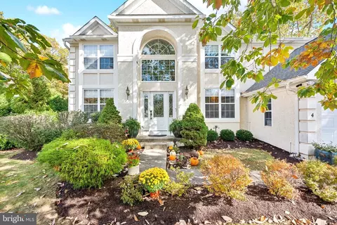 4 Fern Ct, Voorhees, NJ 08043