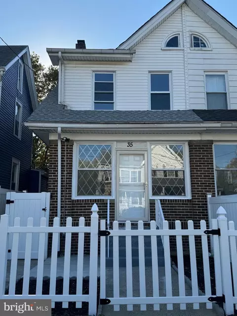 35 N 30th St, Camden, NJ 08105