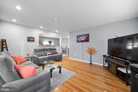 101 Harding Ave, Mount Ephraim, NJ 08059