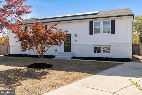 10 Kearsley Ct, Sicklerville, NJ 08081