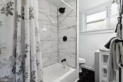 Bath - 167 Erial Rd, Clementon, NJ 08021 photo 1 of 2