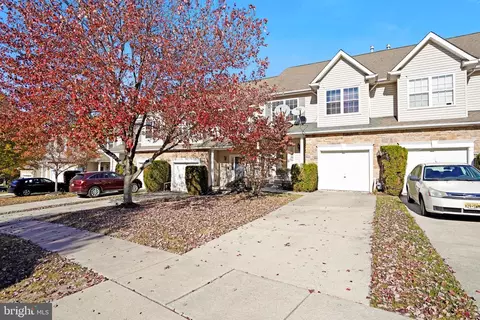 204 Hidden Dr, Blackwood, NJ 08012