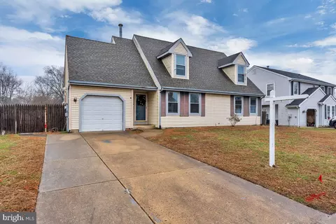 3 Sycamore Dr, Blackwood, NJ 08012