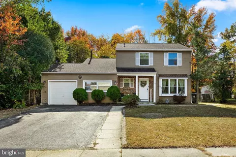 14 Heather Dr, Sicklerville, NJ 08081