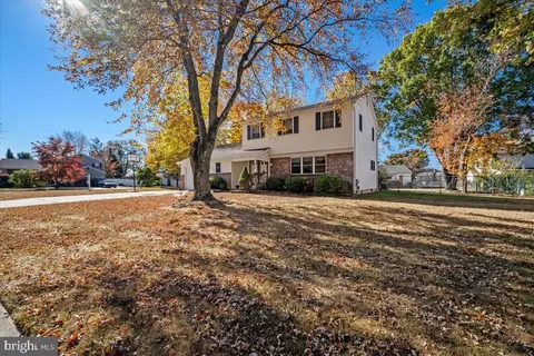 906 Marlowe Rd, Cherry Hill, NJ 08003