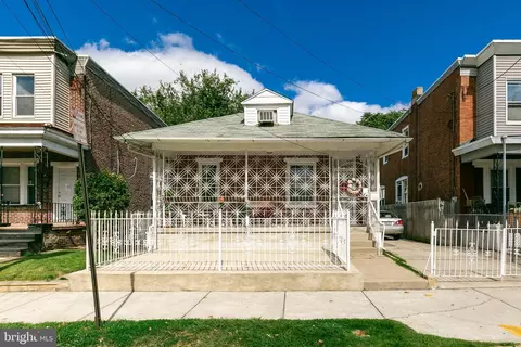 1215 Decatur St, Camden, NJ 08102