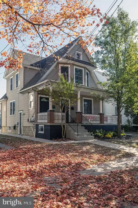 32 E Knight Ave, Collingswood, NJ 08108
