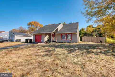 86 Eastmont Ln, Sicklerville, NJ 08081