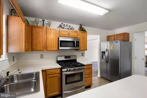 Kitchen - 5 E Judith Dr, Hammonton, NJ 08037 photo 4 of 4