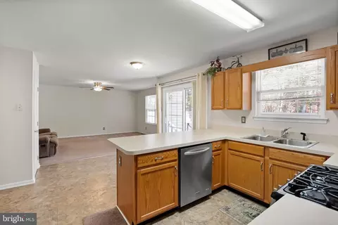 Kitchen - 5 E Judith Dr, Hammonton, NJ 08037 photo 1 of 4