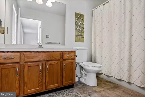 Bath - 5 E Judith Dr, Hammonton, NJ 08037 photo 1 of 1