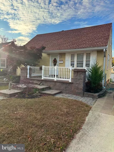 909 Clements Bridge Rd, Barrington, NJ 08007