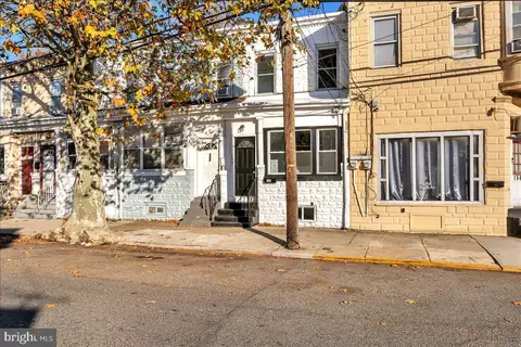 154 Maple Ave, Woodlynne, NJ 08107