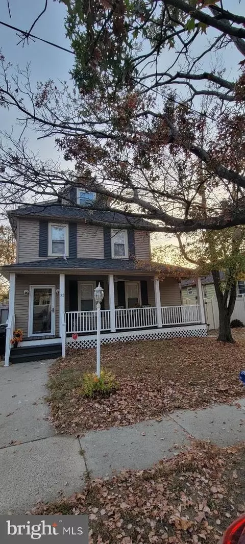 32 E Thompson Ave, Gloucester City, NJ 08030
