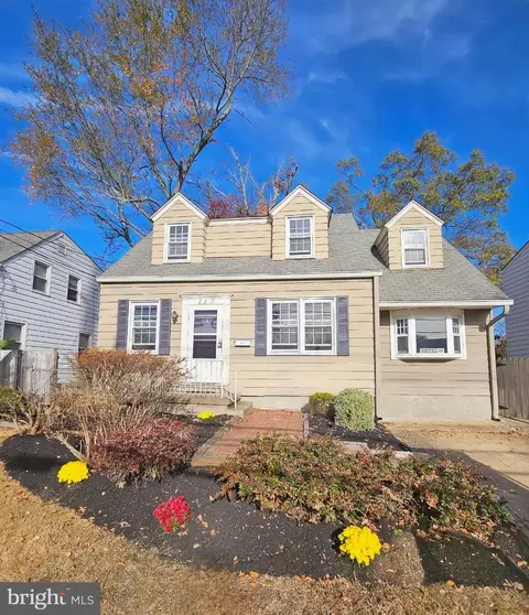 113 Evesham Ave, Magnolia, NJ 08049