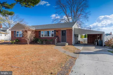 14 Longwood Dr, Stratford, NJ 08084