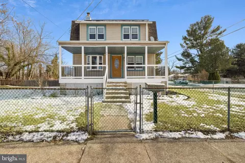 53 W Park Ave, Lindenwold, NJ 08021