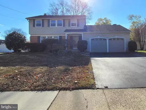 104 Lamp Post Ln, Cherry Hill, NJ 08003