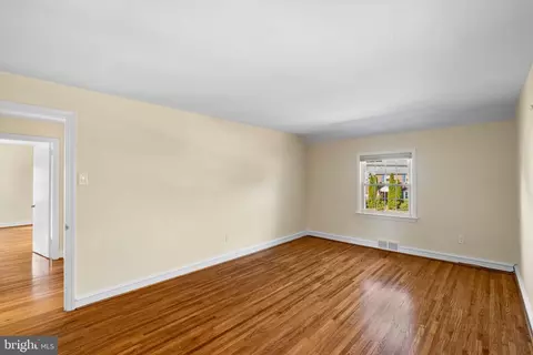 Living - 600 Graisbury Ave, Haddonfield, NJ 08033 photo 14 of 14