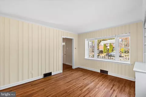 Living - 600 Graisbury Ave, Haddonfield, NJ 08033 photo 6 of 14