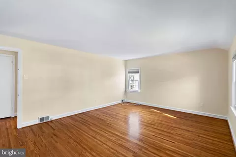 Living - 600 Graisbury Ave, Haddonfield, NJ 08033 photo 12 of 14