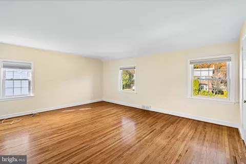 Living - 600 Graisbury Ave, Haddonfield, NJ 08033 photo 13 of 14