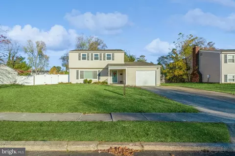 29 Lincoln Dr, Clementon, NJ 08021