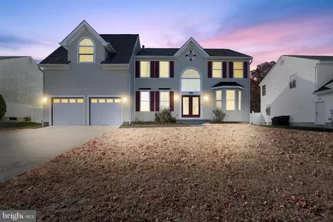 19 Blue Spruce Dr, Sicklerville, NJ 08081