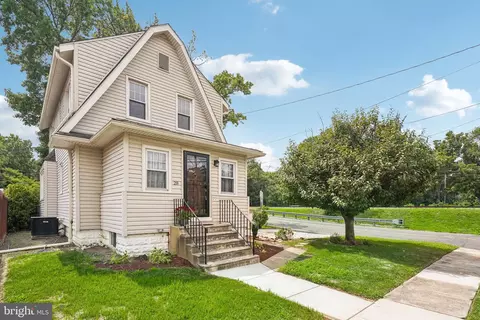 28 Capitol Ave, Oaklyn, NJ 08107