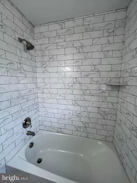 Bath - 516 6th Ave, Lindenwold, NJ 08021 photo 2 of 2