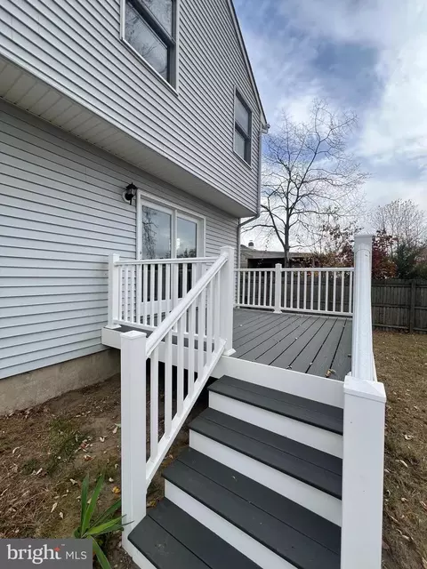 Exterior - 516 6th Ave, Lindenwold, NJ 08021 photo 2 of 4