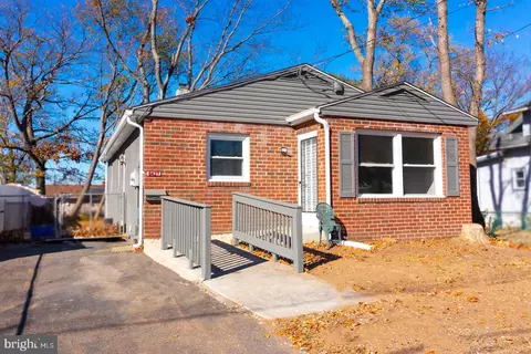 8427 Balfour Rd, Pennsauken, NJ 08110