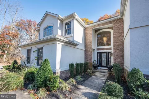 2 Callison Ln, Voorhees, NJ 08043