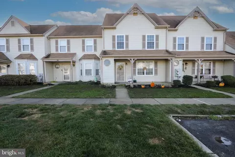 256 Knoll Dr, Blackwood, NJ 08012