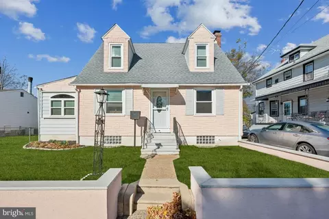 15 N Lane Ave, Gloucester City, NJ 08030