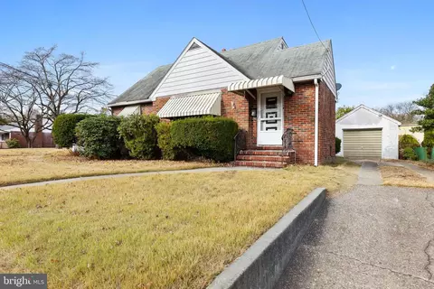 313 W Evesham Rd, Runnemede, NJ 08078 photo 2