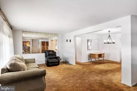 313 W Evesham Rd, Runnemede, NJ 08078 photo 4