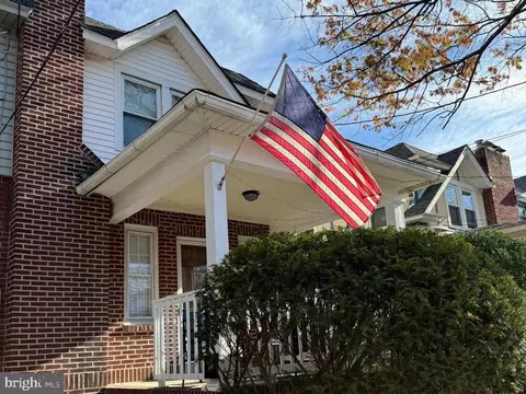 12 W Palmer Ave, Collingswood, NJ 08108