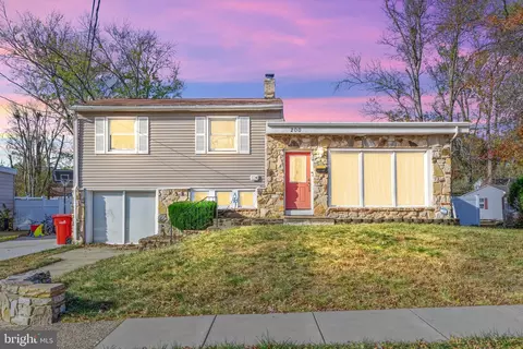 200 W Crestwood Ave, Somerdale, NJ 08083