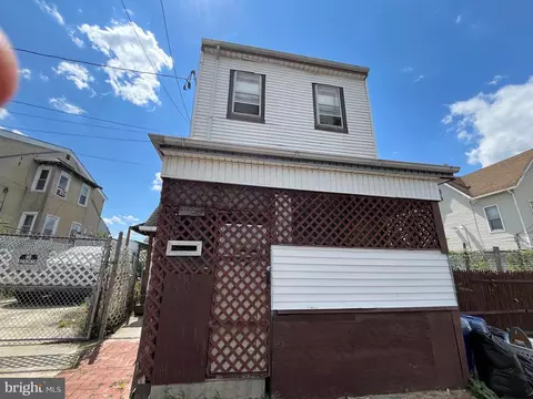 1023 N 25th St, Camden, NJ 08105