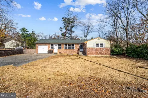 305 Magnolia Ave, West Berlin, NJ 08091